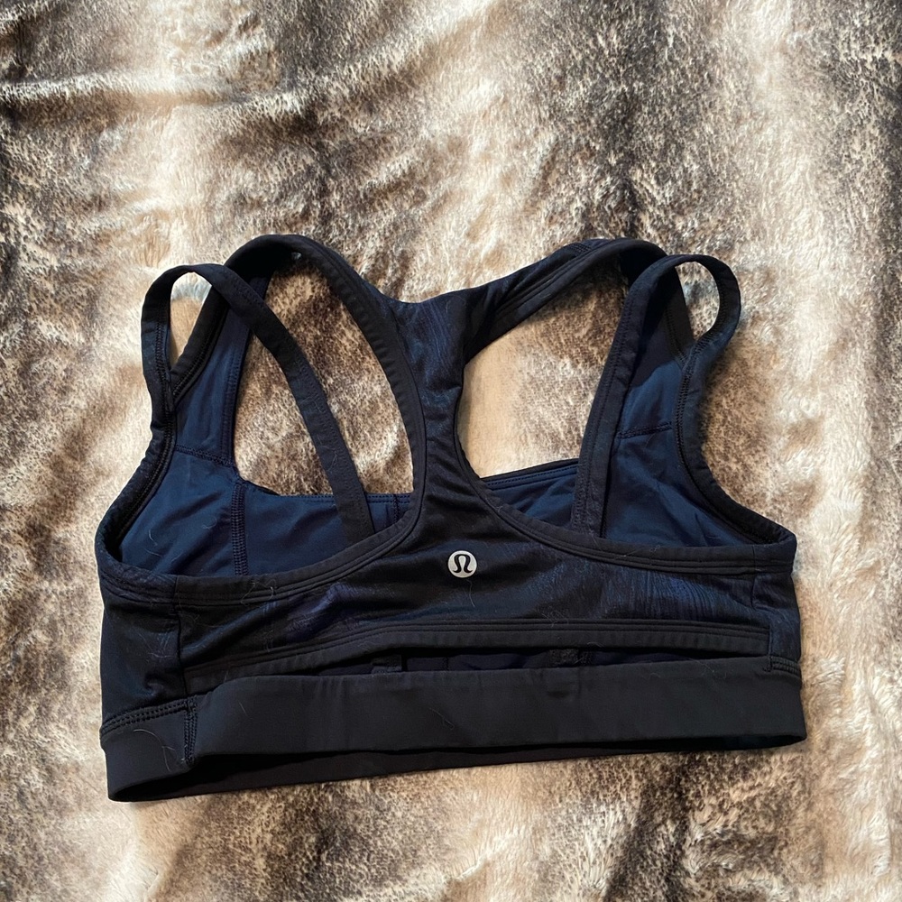 Lululemon sports bra